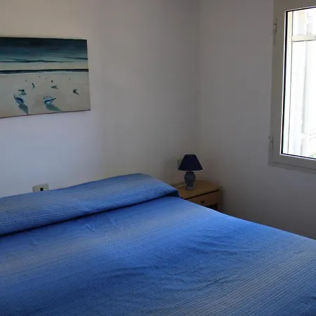Villa Casa X 10 Persone Sulla Spiaggia Della Cintavista Mare A 5 M 4 Stanze Da Letto E Divano Letto