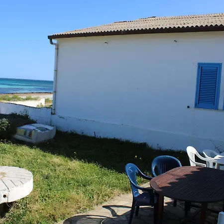 Villa Casa X 10 Persone Sulla Spiaggia Della Cintavista Mare A 5 M 4 Stanze Da Letto E Divano Letto