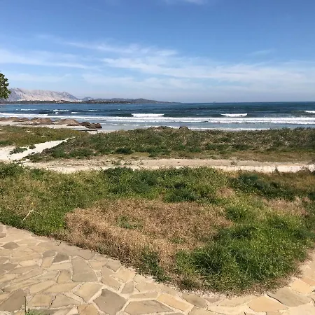 Casa X 10 Persone Sulla Spiaggia Della Cintavista Mare A 5 M 4 Stanze Da Letto E Divano Letto Villa