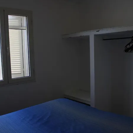 Casa X 10 Persone Sulla Spiaggia Della Cintavista Mare A 5 M 4 Stanze Da Letto E Divano Letto Villa