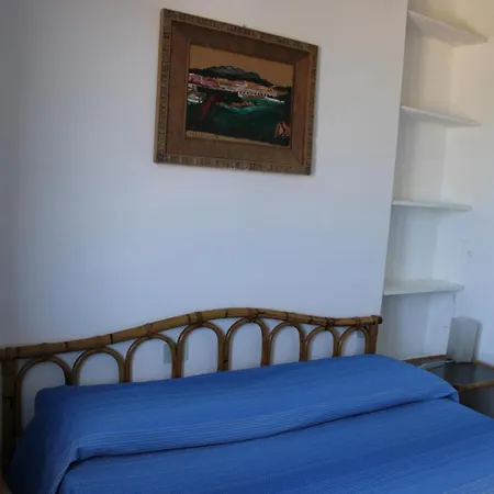 Casa X 10 Persone Sulla Spiaggia Della Cintavista Mare A 5 M 4 Stanze Da Letto E Divano Letto