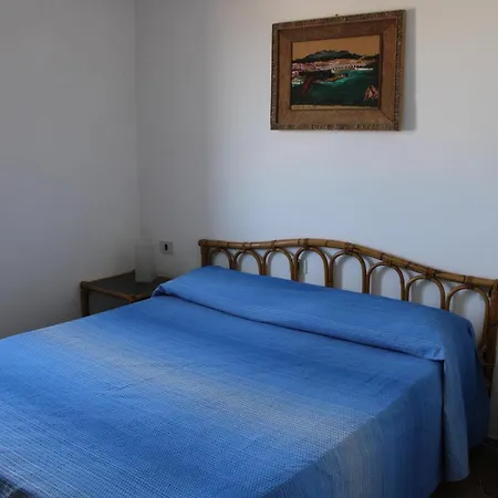 Casa X 10 Persone Sulla Spiaggia Della Cintavista Mare A 5 M 4 Stanze Da Letto E Divano Letto Villa